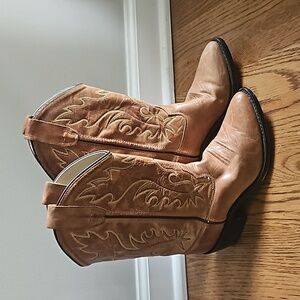 Old West Cowboy Boots Tan Leather with Pointed Toe.  Size Youth 3.5.